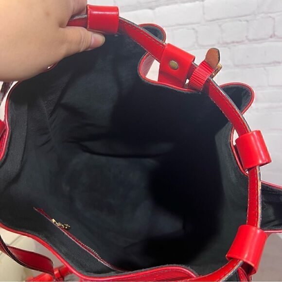 LOUIS VUITTON Epi Randonnee GM Castillan Red. Big Roomy Backpack. - Picture 6 of 17